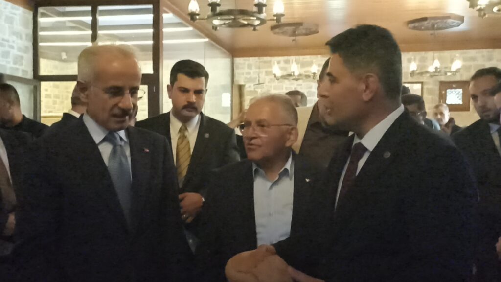 Bakan Uraloğlu; insanların gönlüne köprü kuruyoruz