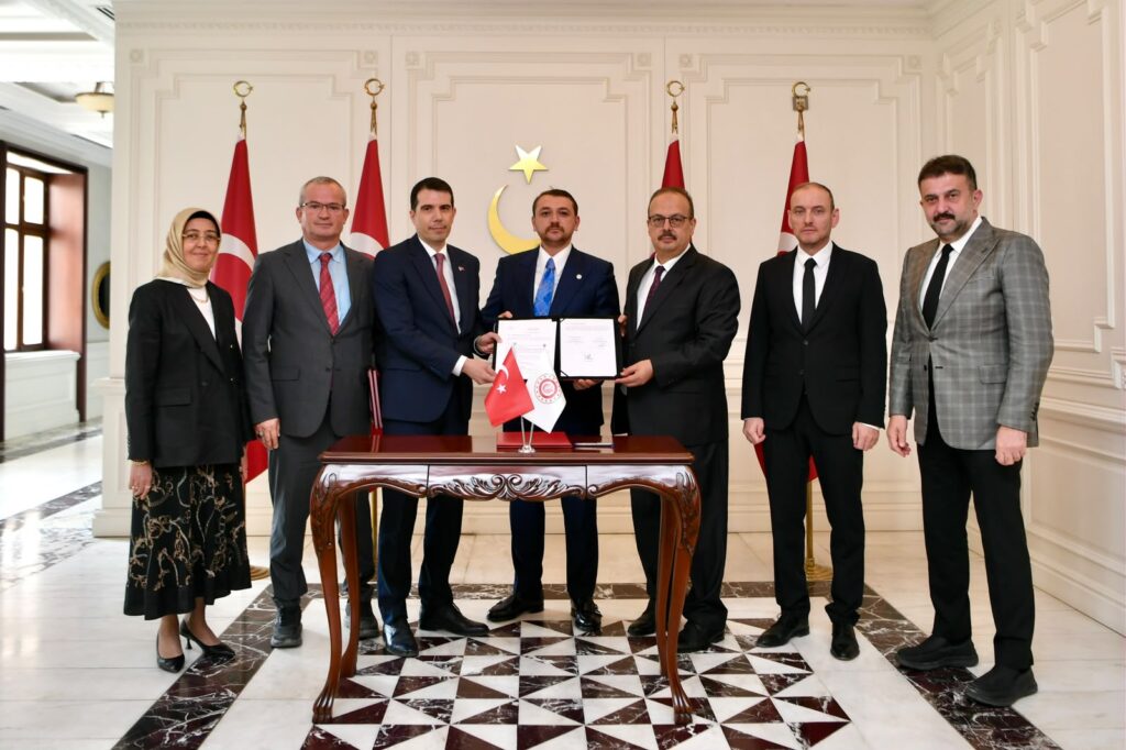 Hayırsever Cengiz Gökay'dan kanser erken teşhis tırı