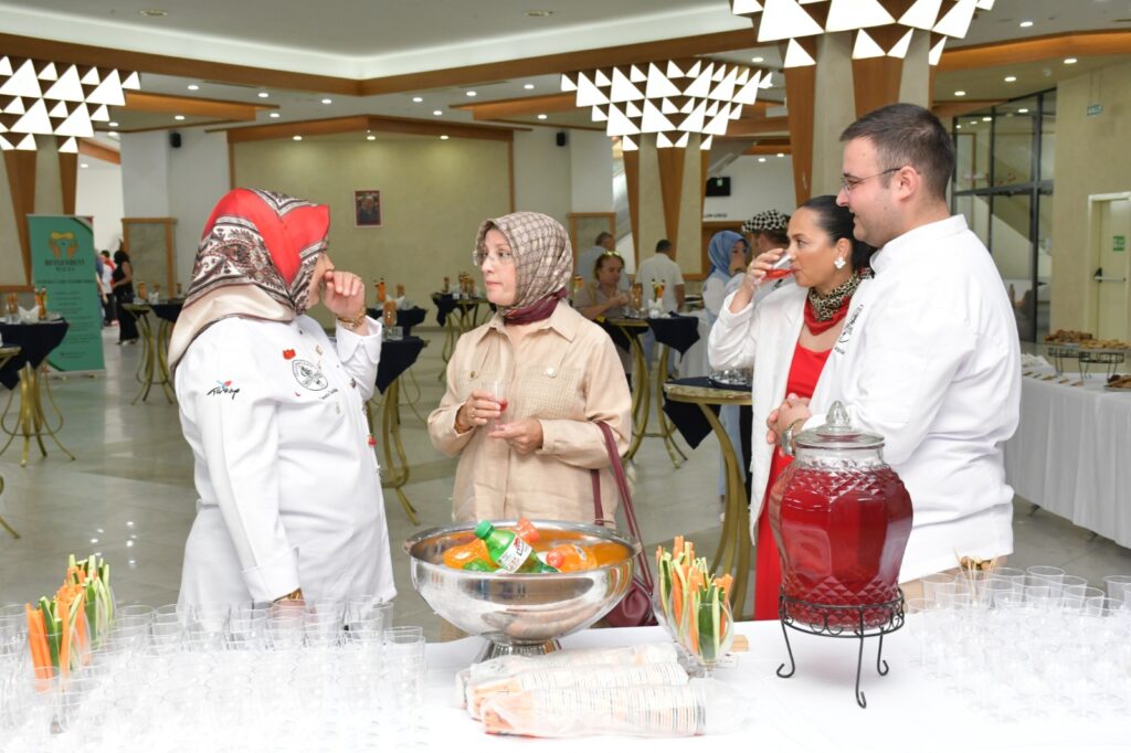 Gastro Sanat Eğitim Kulübü, Zafer Bayramı’nda Kavacık’ta kapılarını açtı