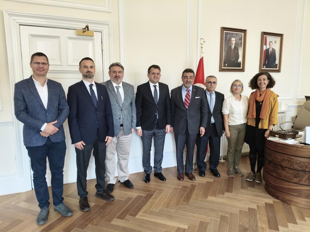 Çukurova Üniversitesi’nden Edinburgh’da diplomasi, eğitim ve iş dünyası temasları