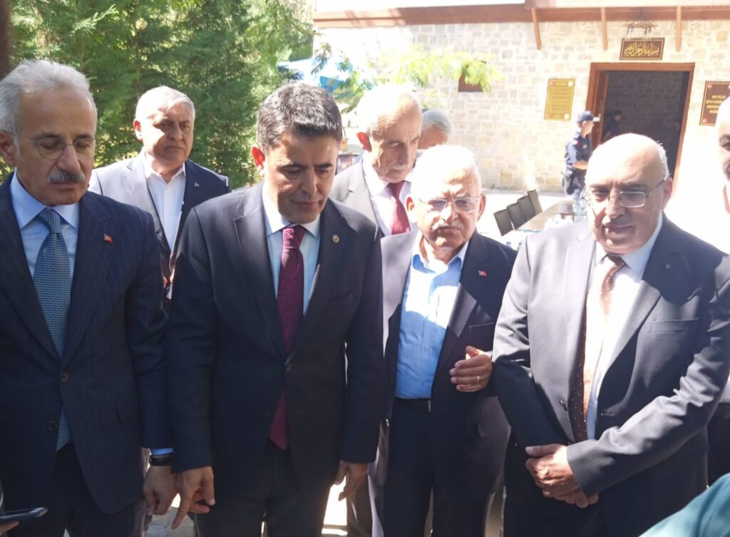Bakan Uraloğlu; insanların gönlüne köprü kuruyoruz