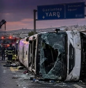 Gaziantep’te servis midibüsü ile otomobil çarpıştı: 7 ölü