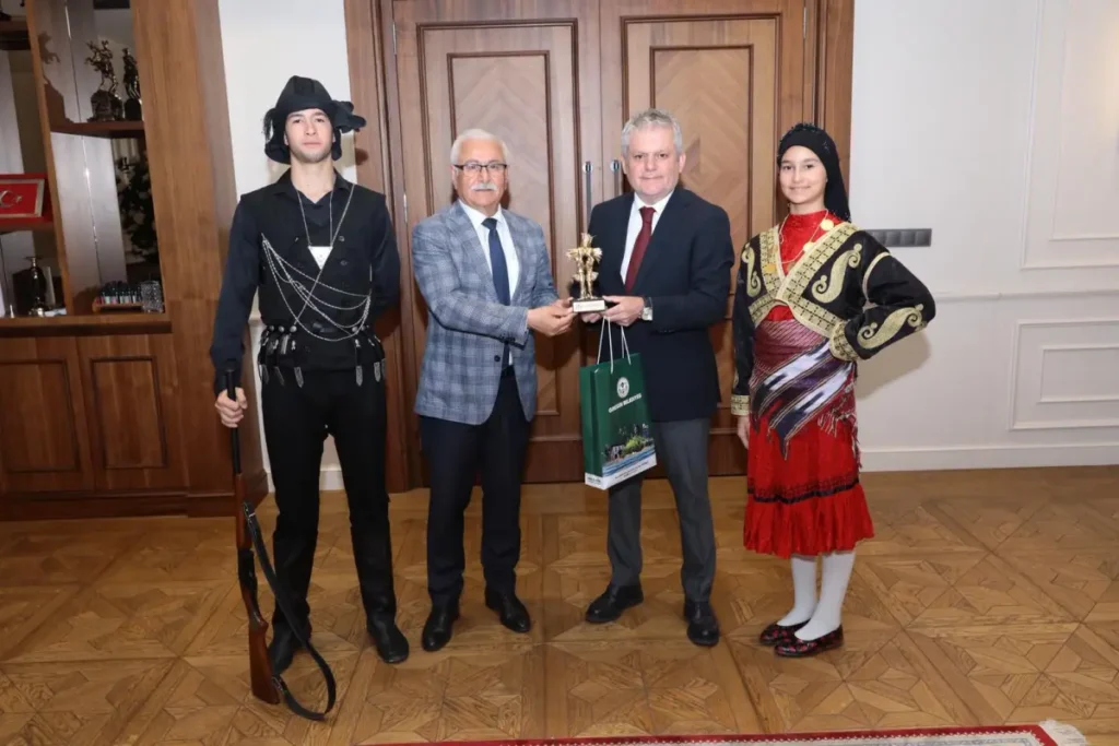 Giresun Halk Oyunları Ekibi kardeş şehir Polatlı'da sahne aldı