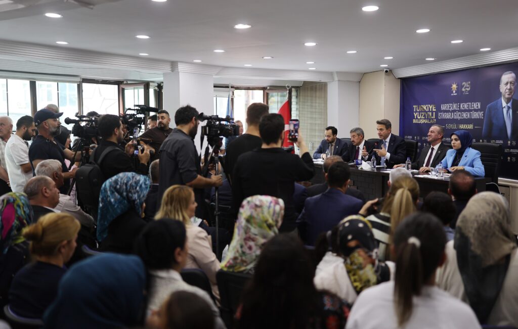 Bakan Bayraktar: "Terörsüz Türkiye bölgedeki illeri yıldız gibi parlatacak"