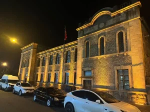 İl Genel Meclis binasının aydınlatma çalışması tamamlandı