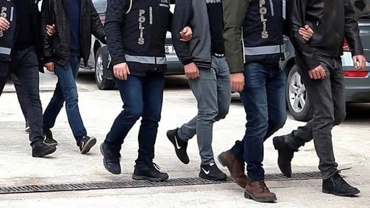 Usulsüz vatandaşlık soruşturmasında 26 tutuklama