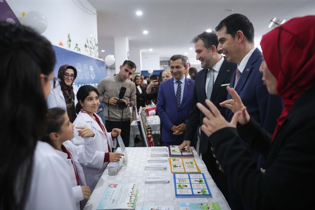 Ankara’da İşitme Engelli 100 Öğrenci Sağlık Elçisi Oldu