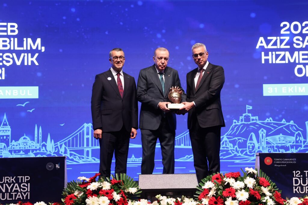 Bakan Memişoğlu: 1,5 milyonluk sağlık ordumuzla sağlıkta dünyanın en üst ligindeyiz