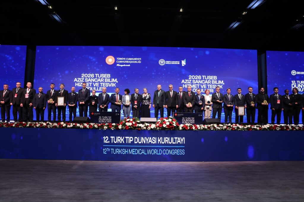 Bakan Memişoğlu: 1,5 milyonluk sağlık ordumuzla sağlıkta dünyanın en üst ligindeyiz
