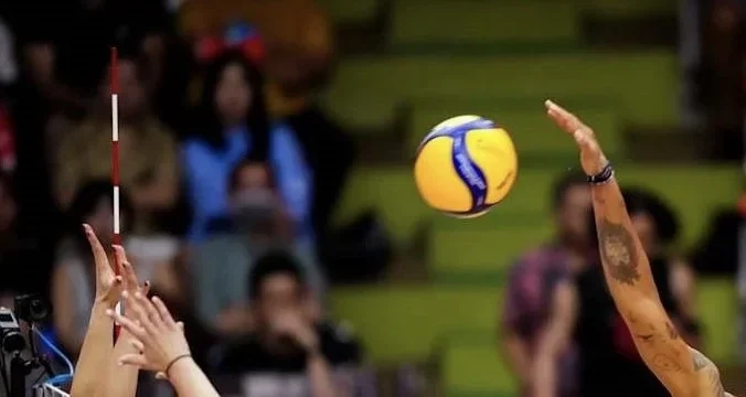 Sultanlar Ligi'nde dev derbi: Galatasaray ile Fenerbahçe kozlarını paylaşacak