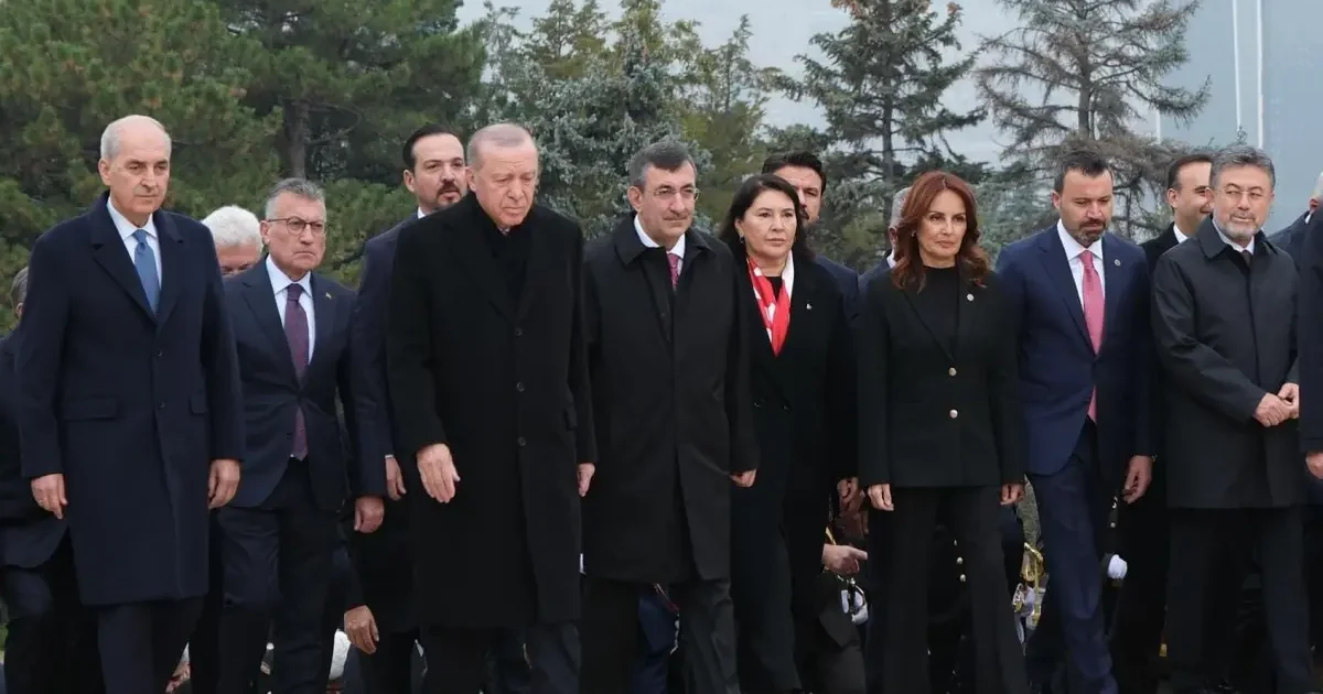Sunay Karamık, Cumhurbaşkanı Erdoğan ile birlikte Anıtkabir’i ziyaret etti